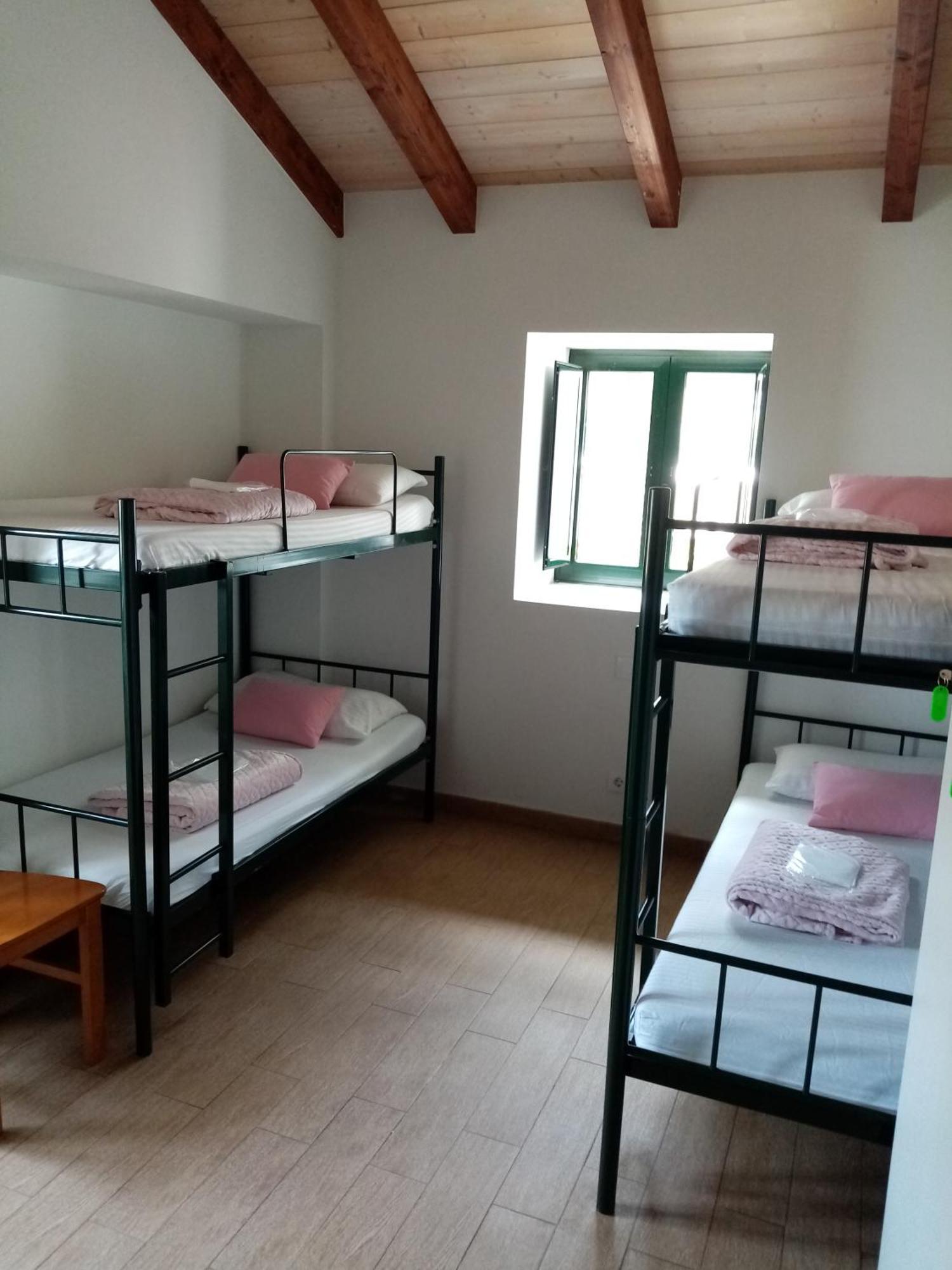 Albergue Oasis Sarria Eksteriør billede